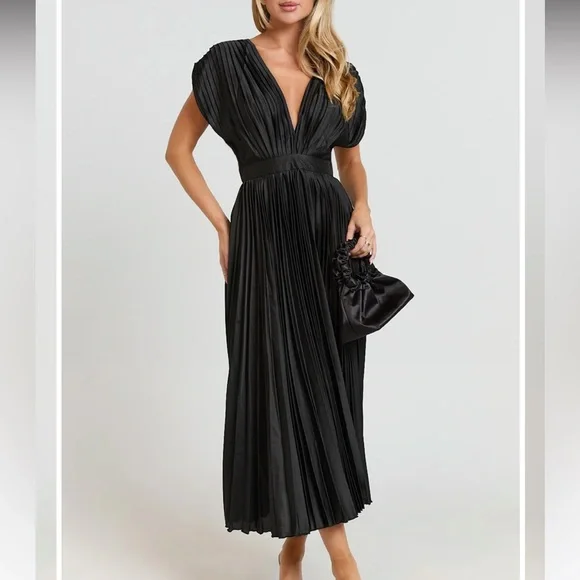 Showpo Black Pleated Midi Dress - Picture 2 of 3